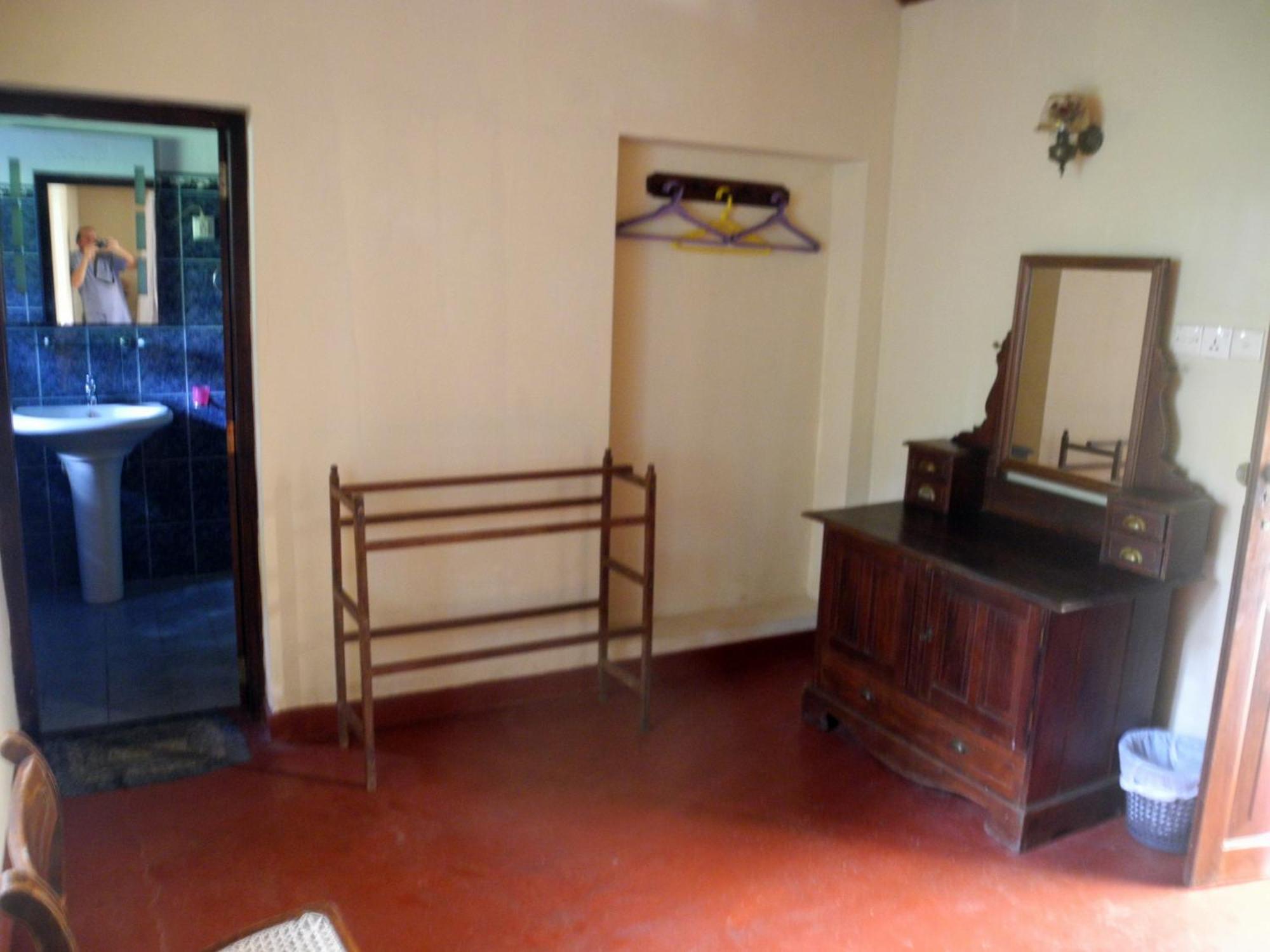 Top Of The Hill Guesthouse 웰리가마 외부 사진