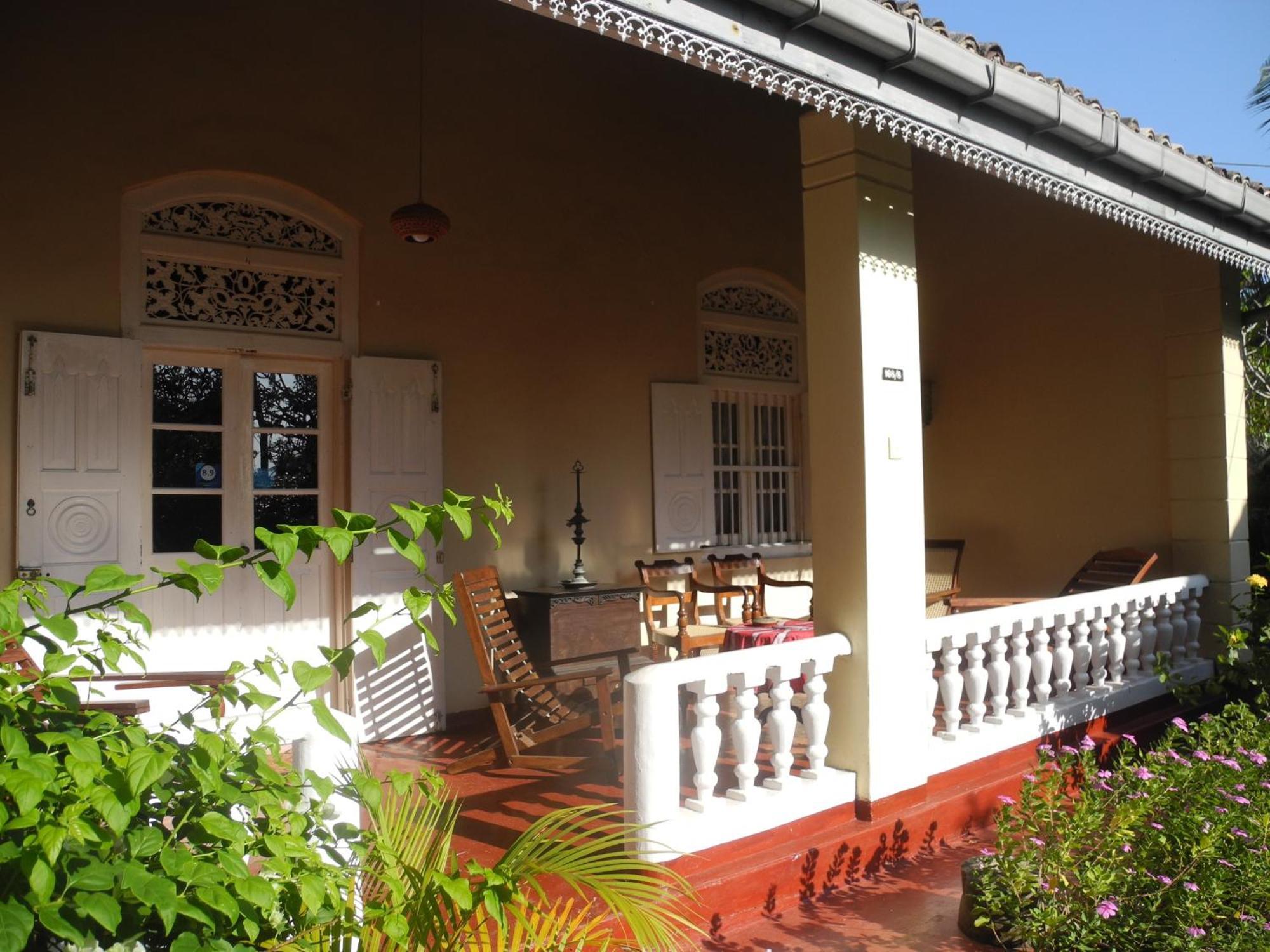 Top Of The Hill Guesthouse 웰리가마 외부 사진