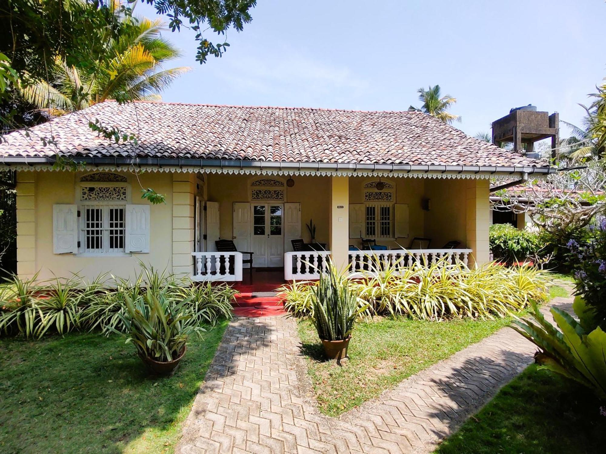 Top Of The Hill Guesthouse 웰리가마 외부 사진