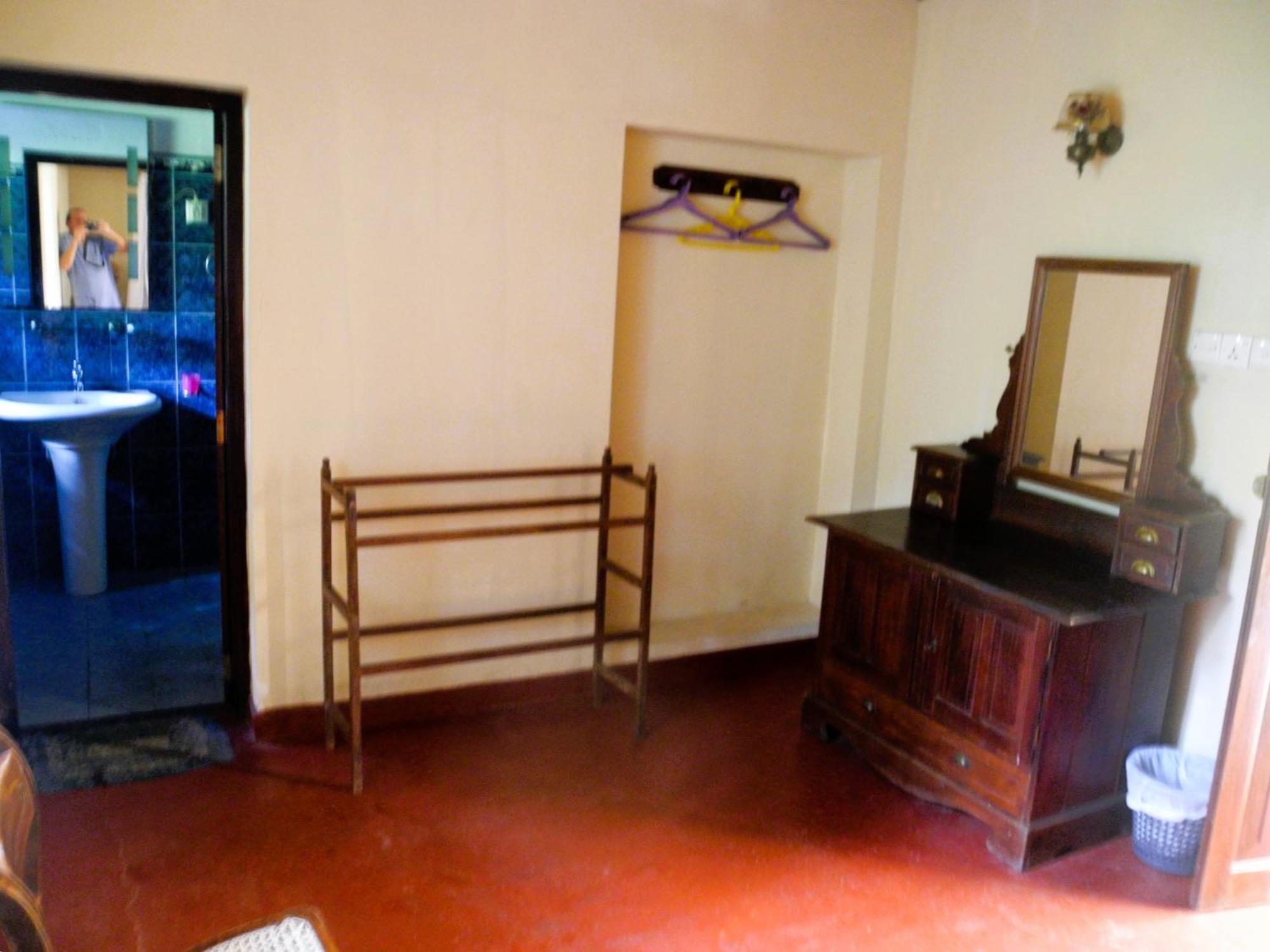 Top Of The Hill Guesthouse 웰리가마 외부 사진