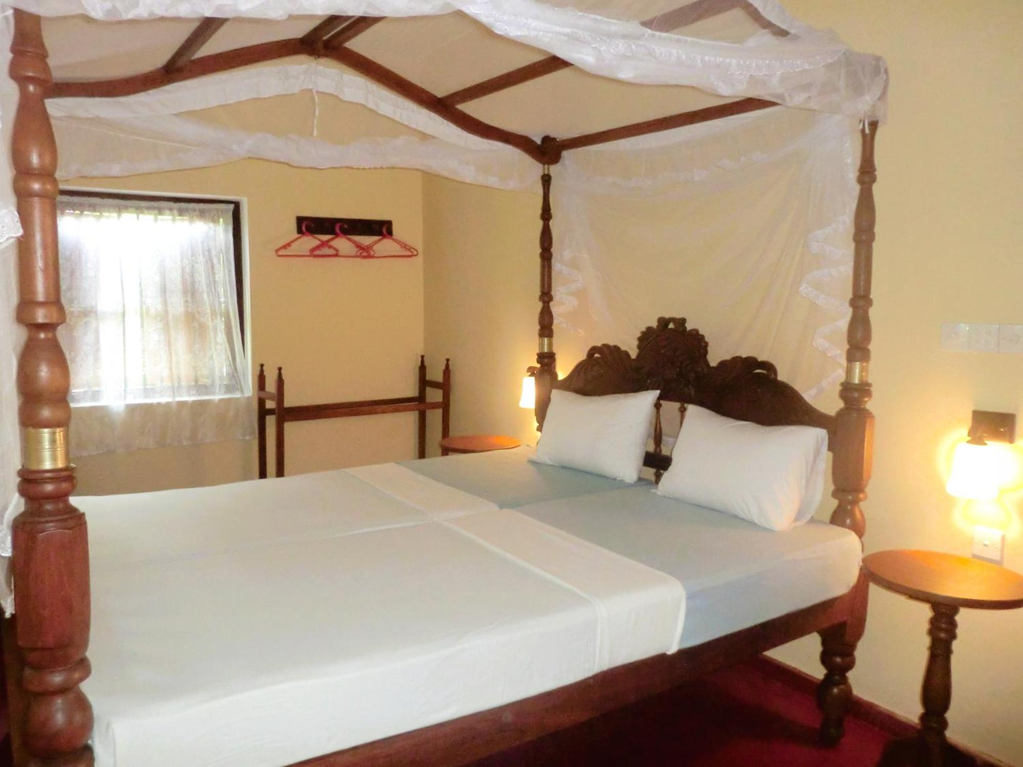 Top Of The Hill Guesthouse 웰리가마 객실 사진